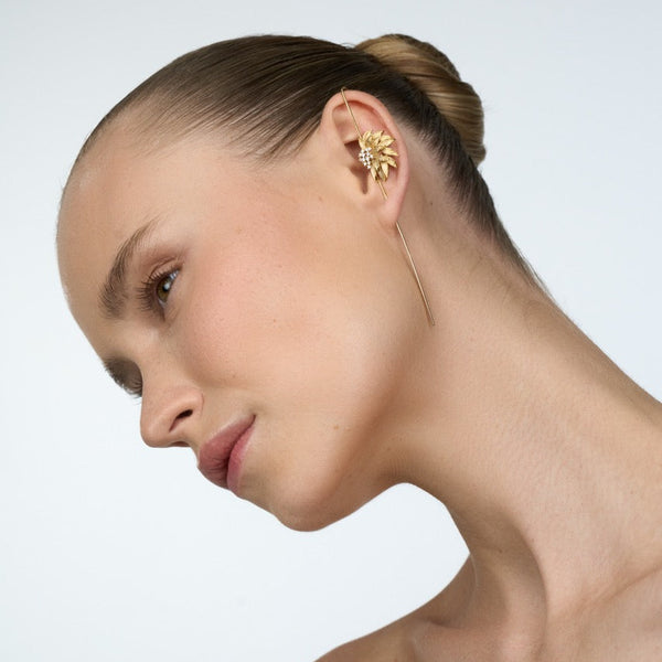 Daisy Ear Hook | Gold